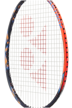 Yonex Astrox 77 Pro - grip and cap detail