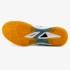 Yonex Power Cushion 65 Z4 non-marking gum rubber outsole tread pattern